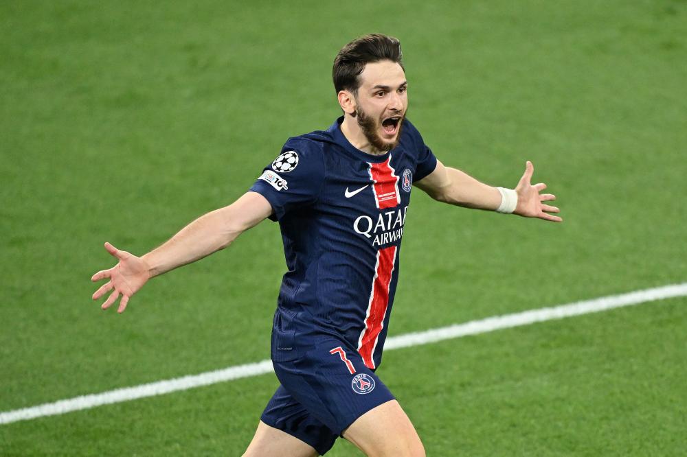 意甲爆笑剧场：绿黑小旋风VS紫百合魔法团，今晚谁家厨房不冒烟？