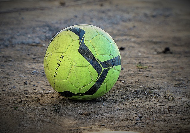 不差钱，阿联酋足协提供5架专机拉球迷去客场看世预赛